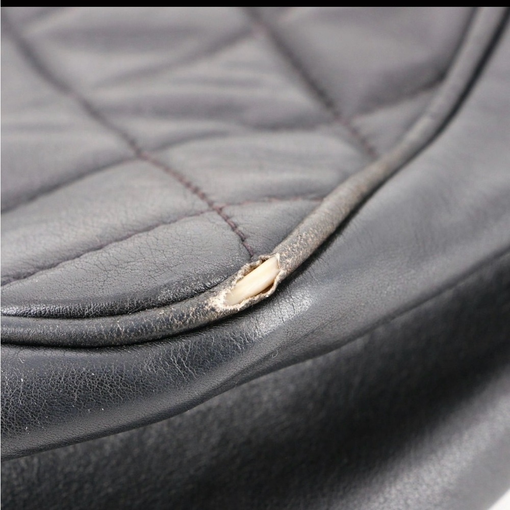 CHANEL Shoulder Black in Quilted Lambskin with Interwoven Chain Strap - Picture 13 of 14